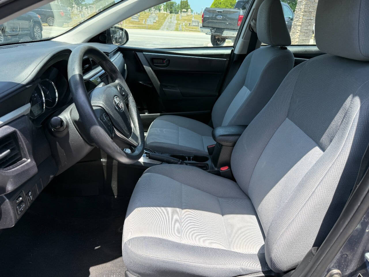 Used 2016 Toyota Corolla L FWD image 11