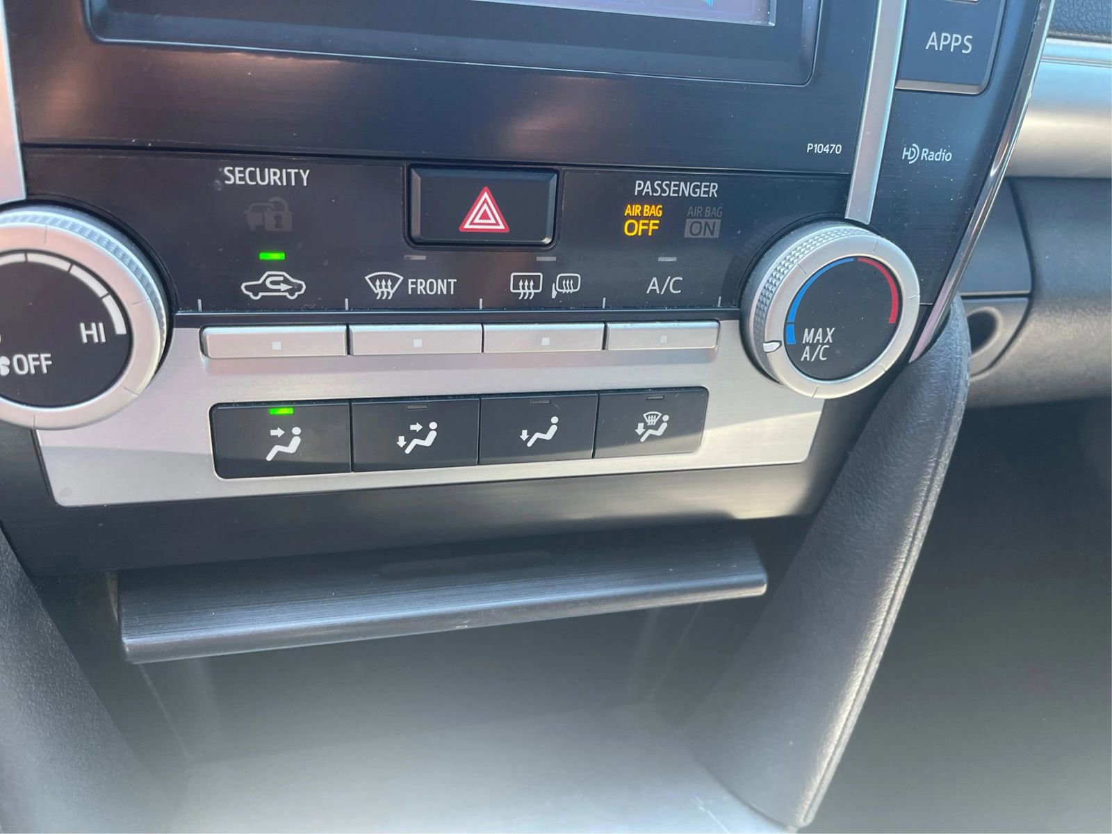 Used 2014 Toyota Camry SE image 24