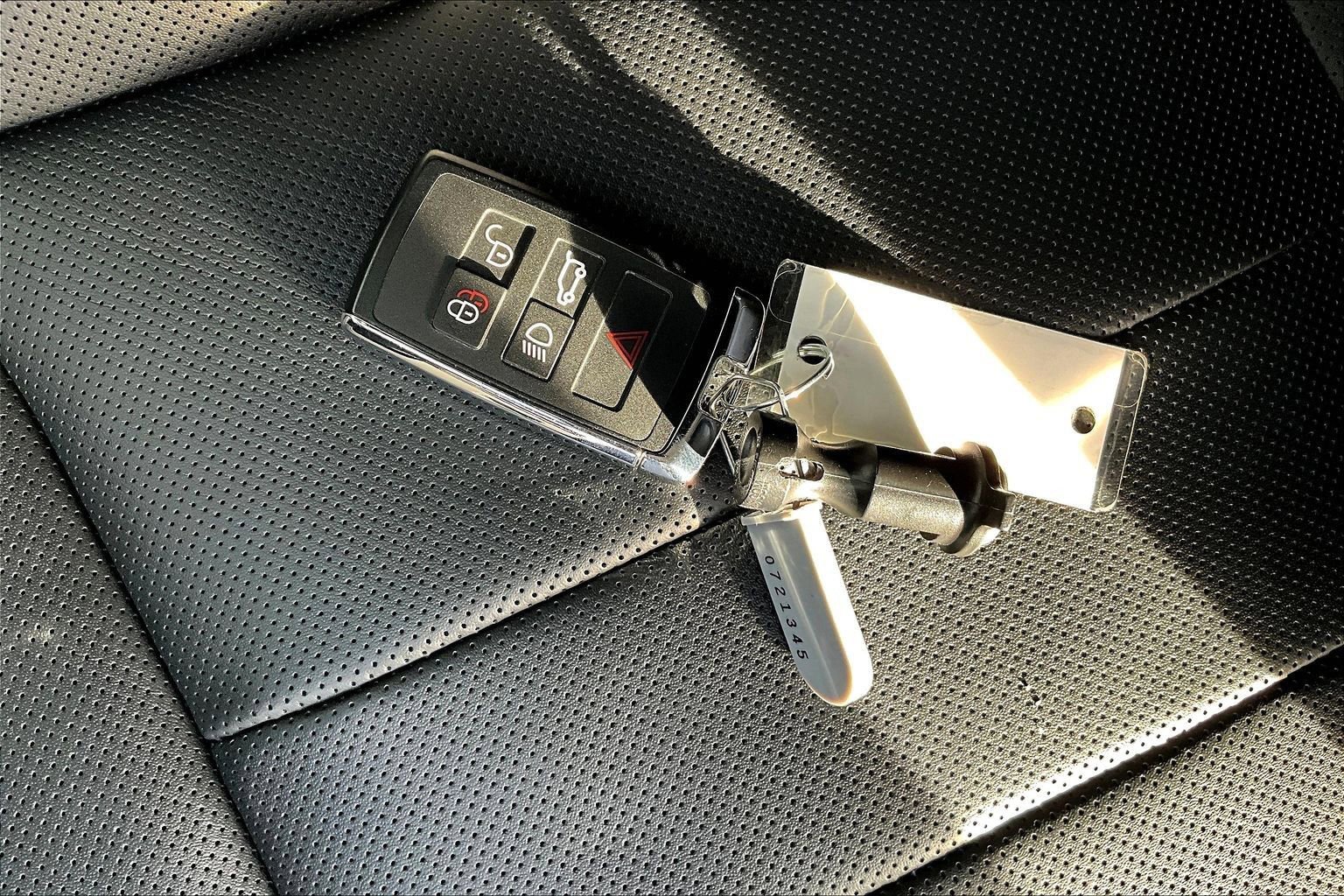 Certified 2025 Land Rover Range Rover Long Wheelbase SE image 10