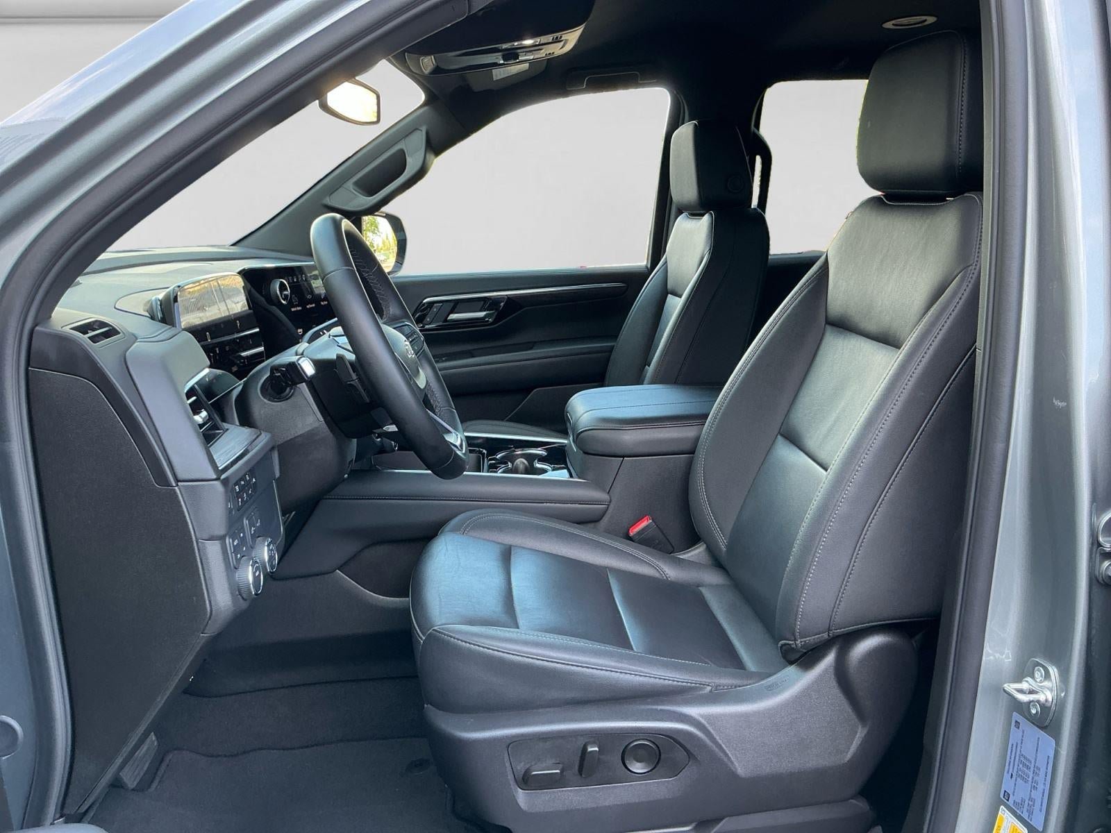 Used 2025 Chevrolet Tahoe Z71 AWD/4WD image 10