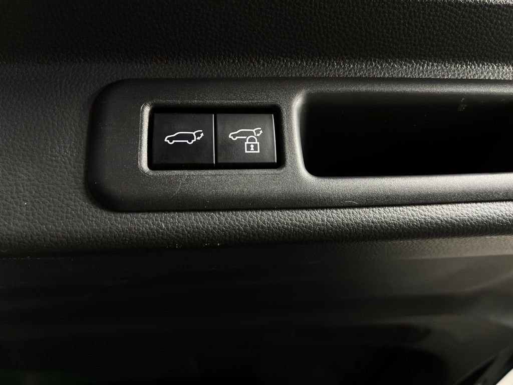 Used 2024 Toyota Sequoia Platinum image 28