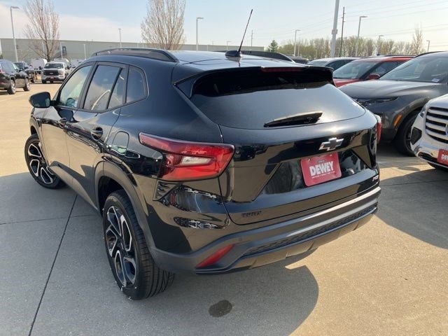 Used 2024 Chevrolet Trax RS w/ Driver Confidence Package FWD image 9
