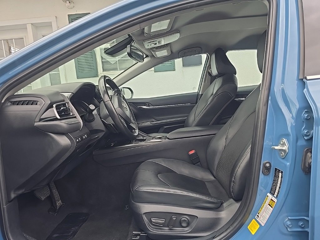 Used 2023 Toyota Camry XSE image 11