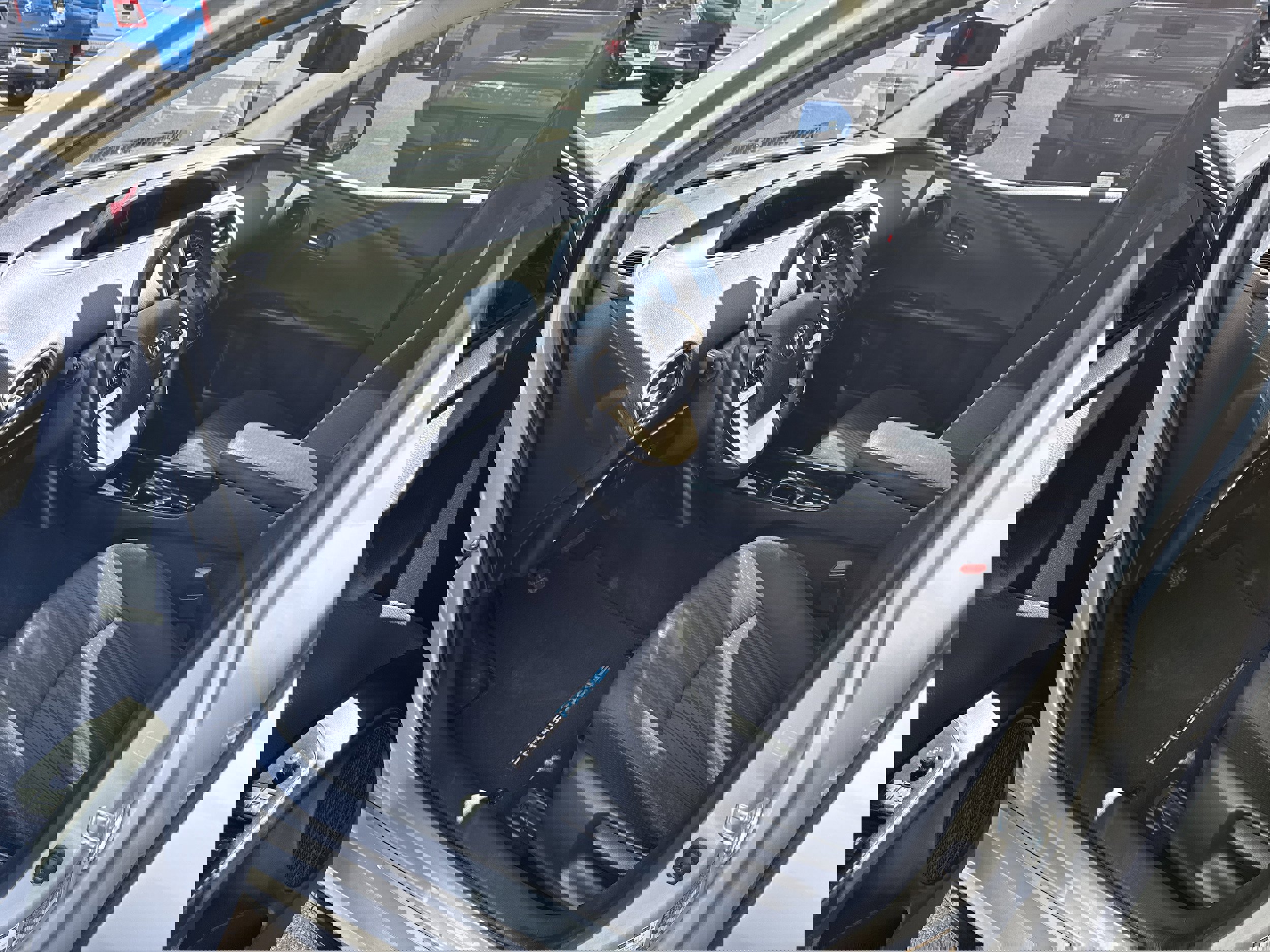 Used 2018 Toyota Prius Prime Plus w/ Preferred Accessory Package FWD image 2