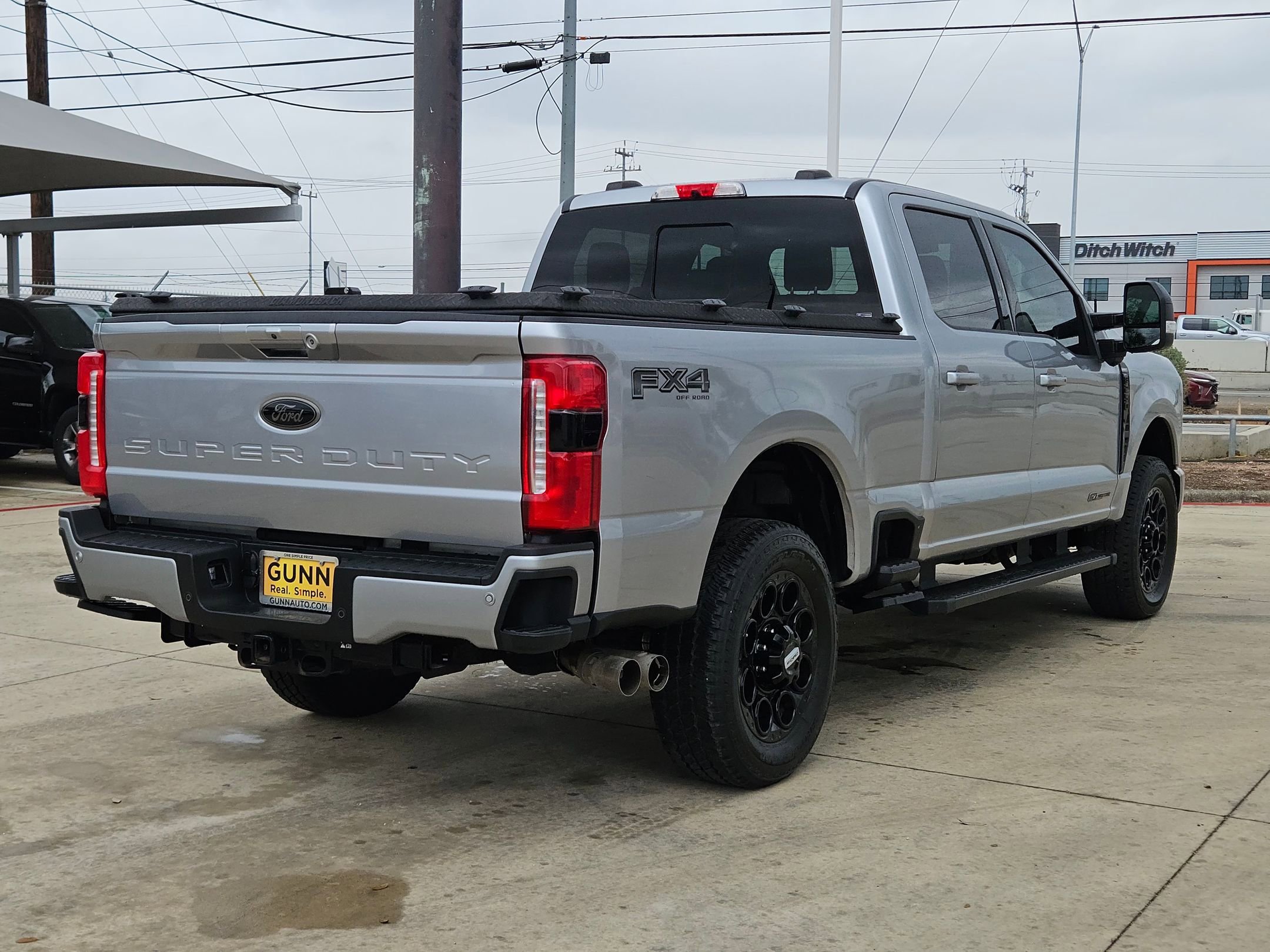 Used 2024 Ford F250 Lariat w/ Black Appearance Package image 3