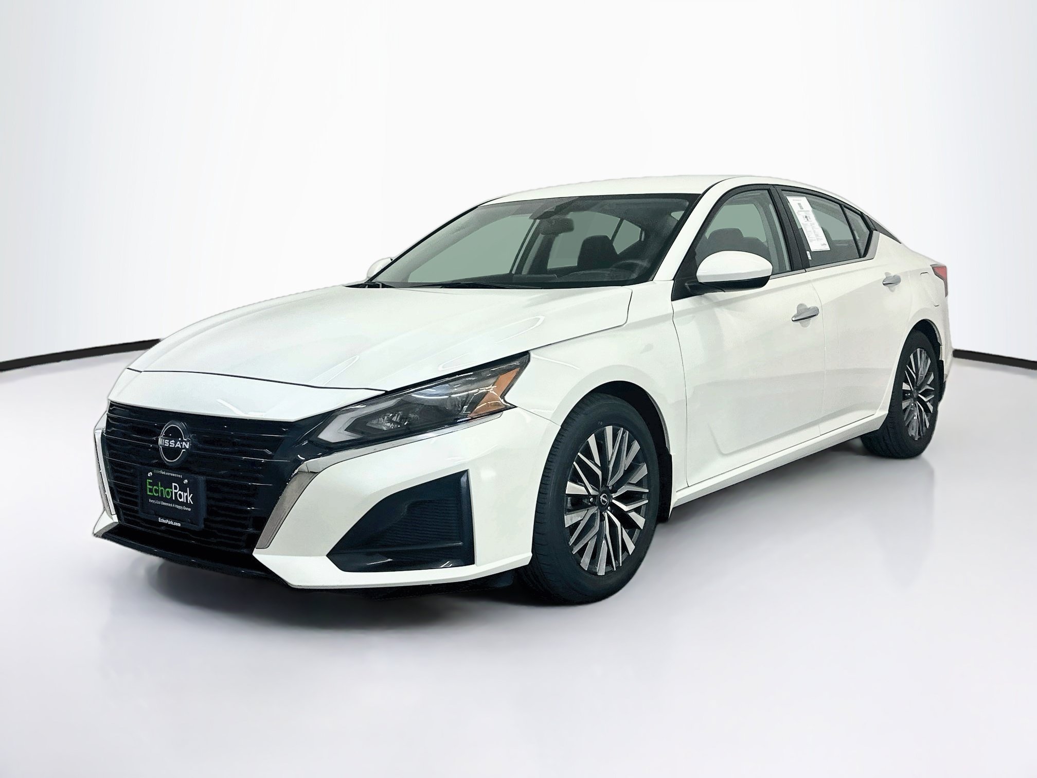 Used 2023 Nissan Altima 2.5 SV FWD image 3