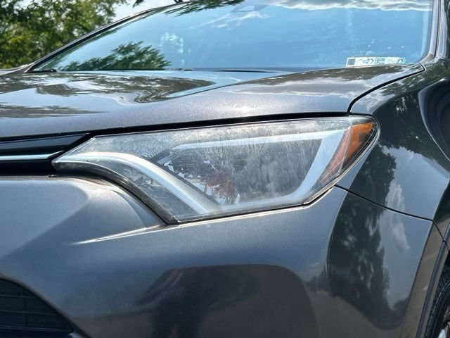 Used 2018 Toyota RAV4 LE w/ All Weather Liner Package AWD/4WD image 9