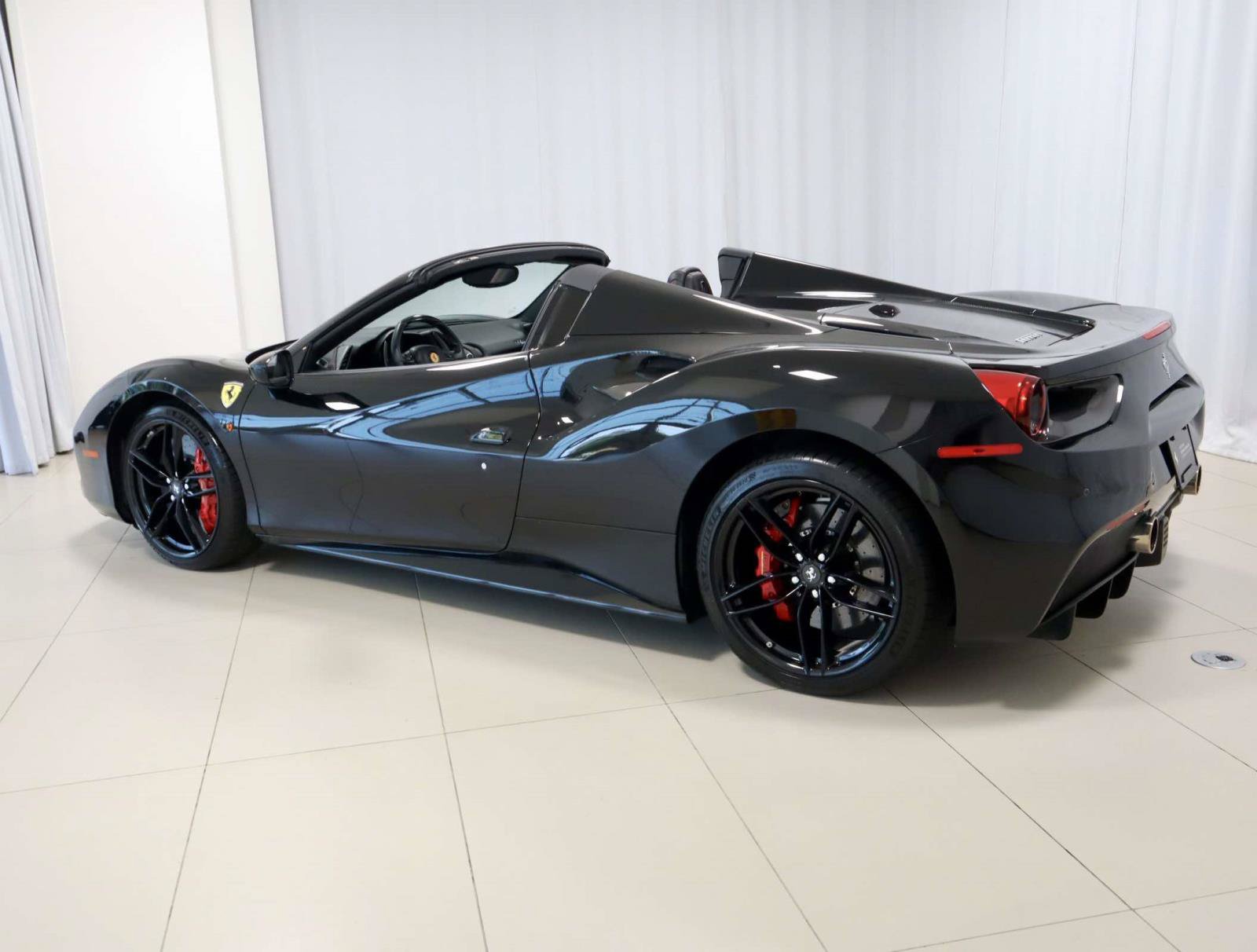 Used 2019 Ferrari 488 Spider RWD image 3