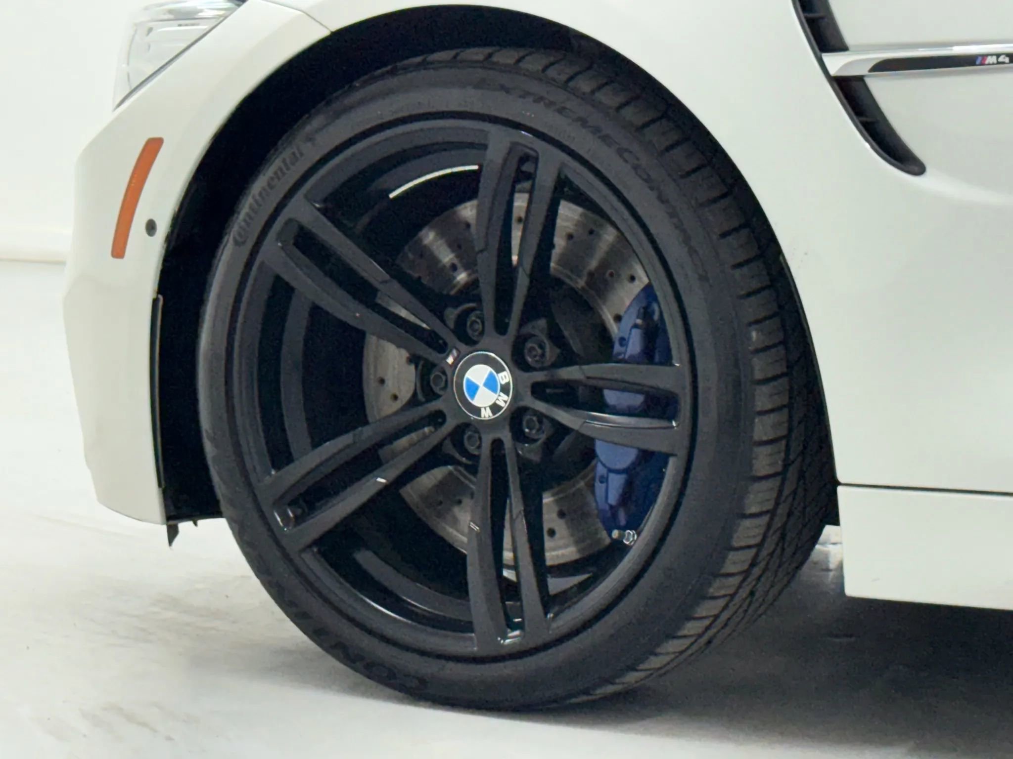 Used 2016 BMW M4 Convertible image 46