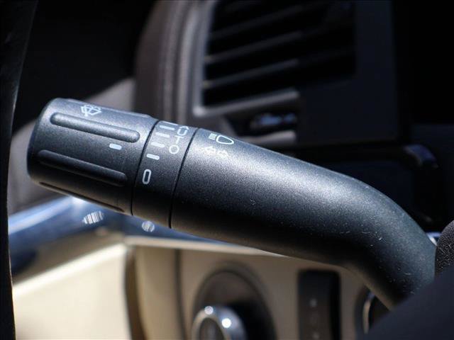 Used 2013 Lincoln MKS FWD image 15