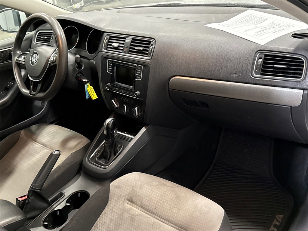 Used 2017 Volkswagen Jetta S image 14