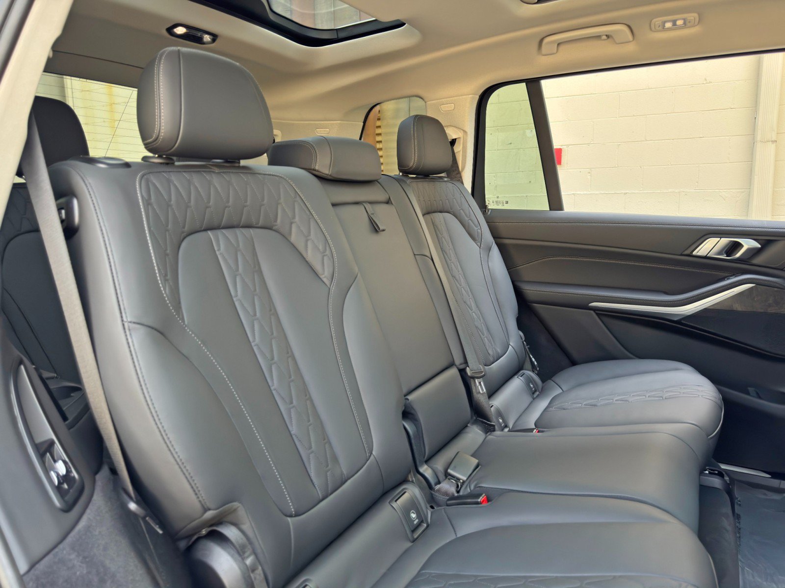 Used 2024 BMW X7 xDrive40i AWD/4WD image 43
