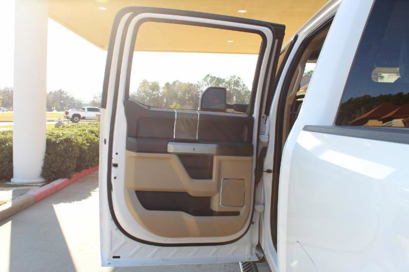 Used 2017 Ford F250 Lariat w/ Lariat Ultimate Package image 29