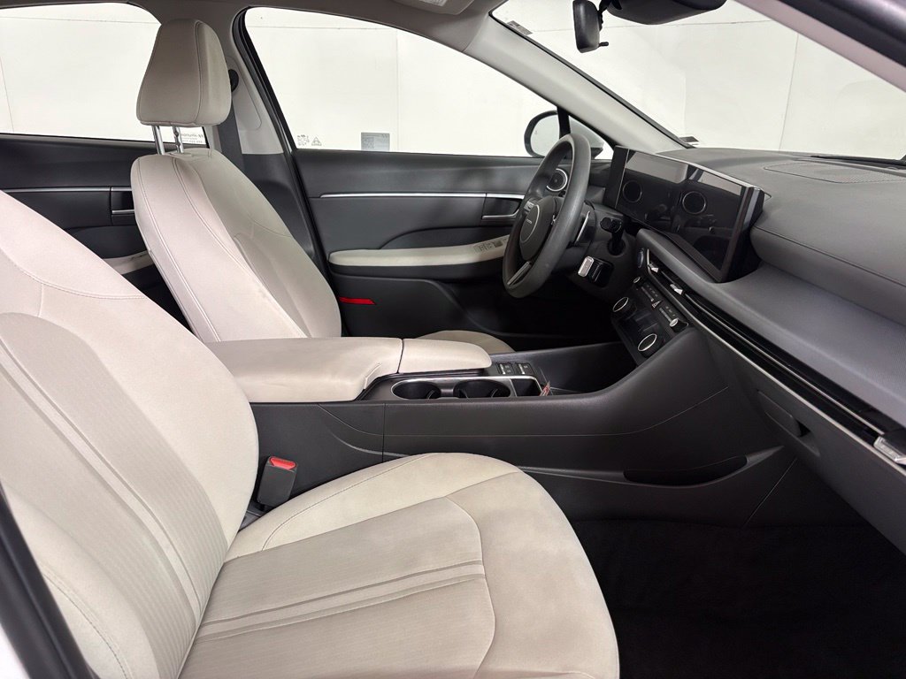 Used 2025 Hyundai Sonata SEL FWD image 14