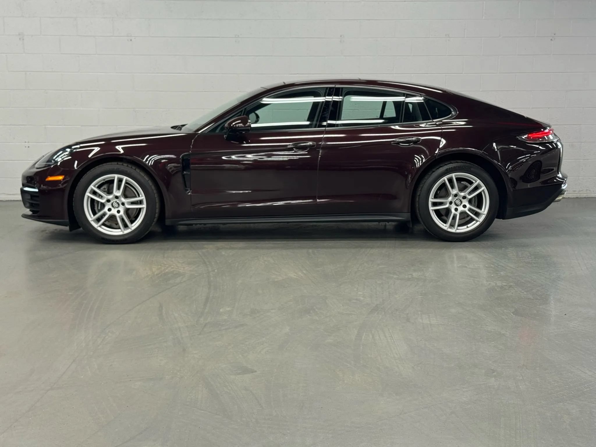 Used 2022 Porsche Panamera 4 AWD/4WD image 4