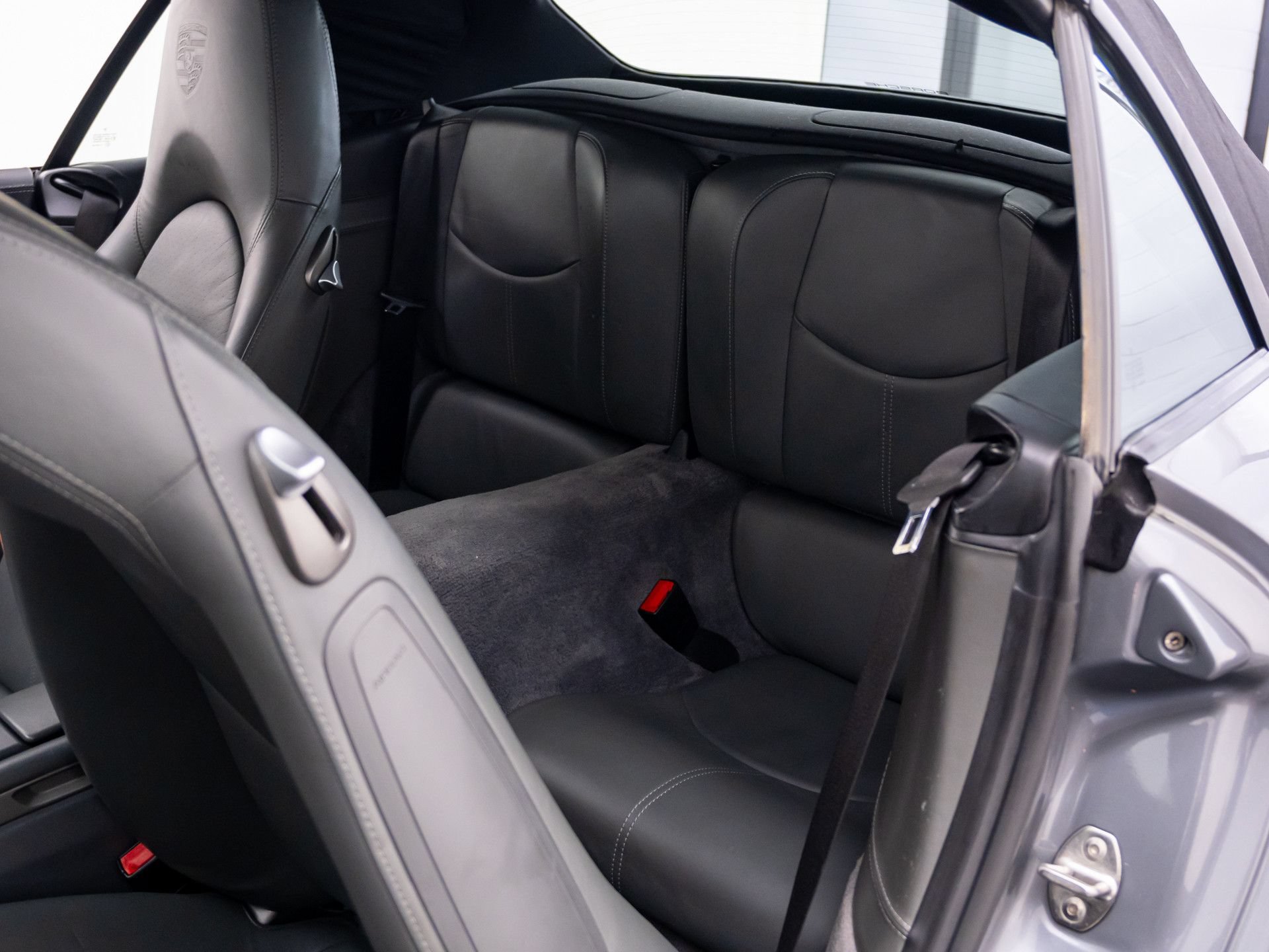 Used 2006 Porsche 911 Carrera RWD image 15