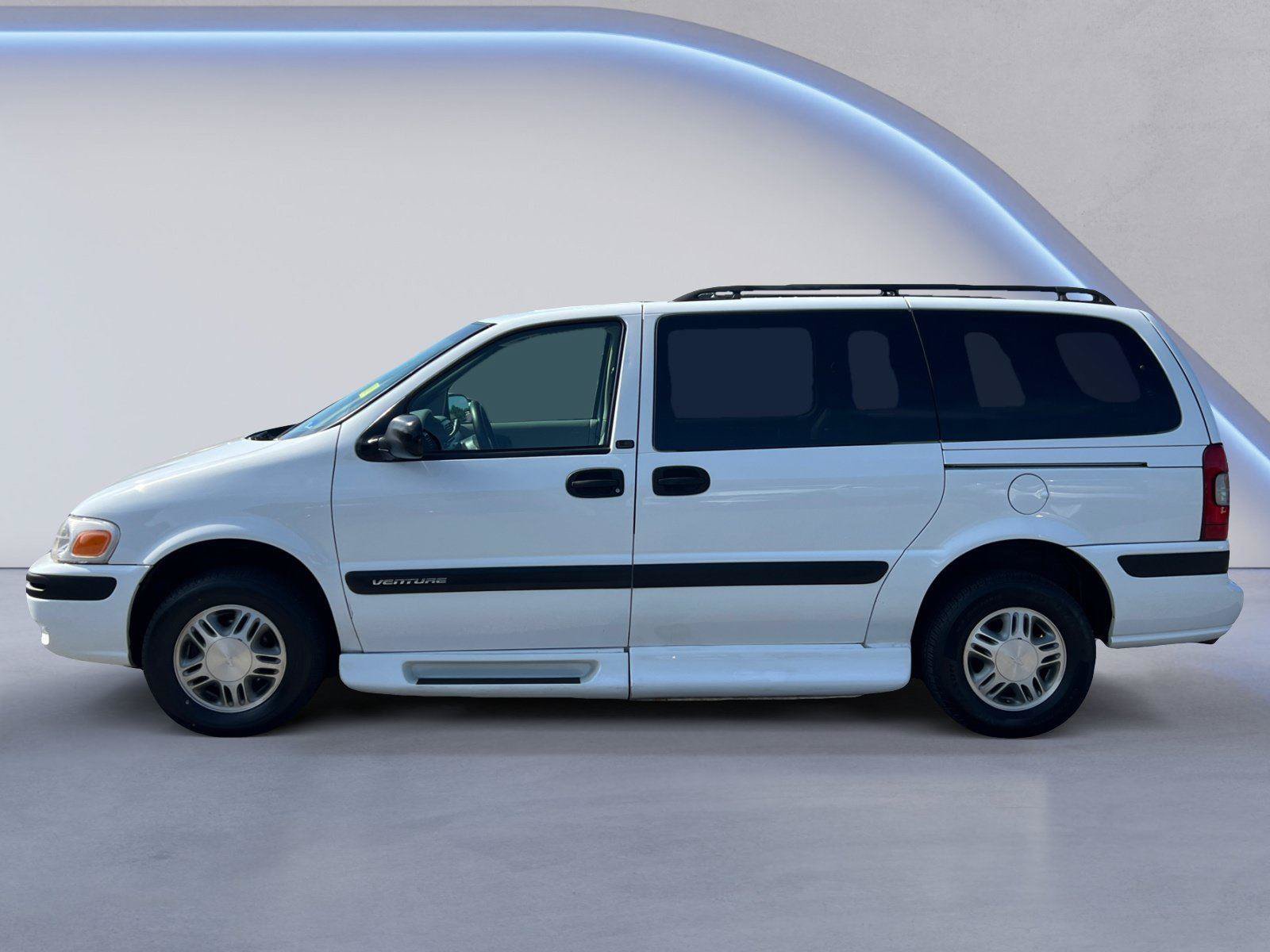Used 2004 Chevrolet Venture LS w/ Easy Order Package FWD image 6