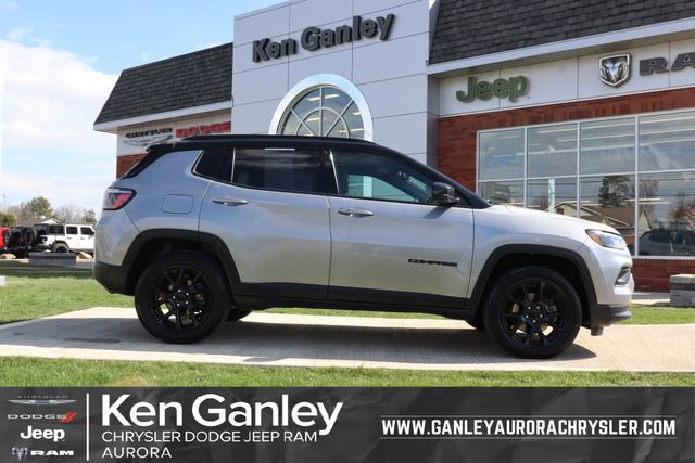 Used 2022 Jeep Compass Altitude w/ Convenience Group image 1