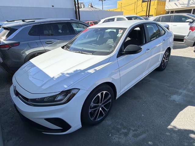 Certified 2025 Volkswagen Jetta Sport FWD image 1