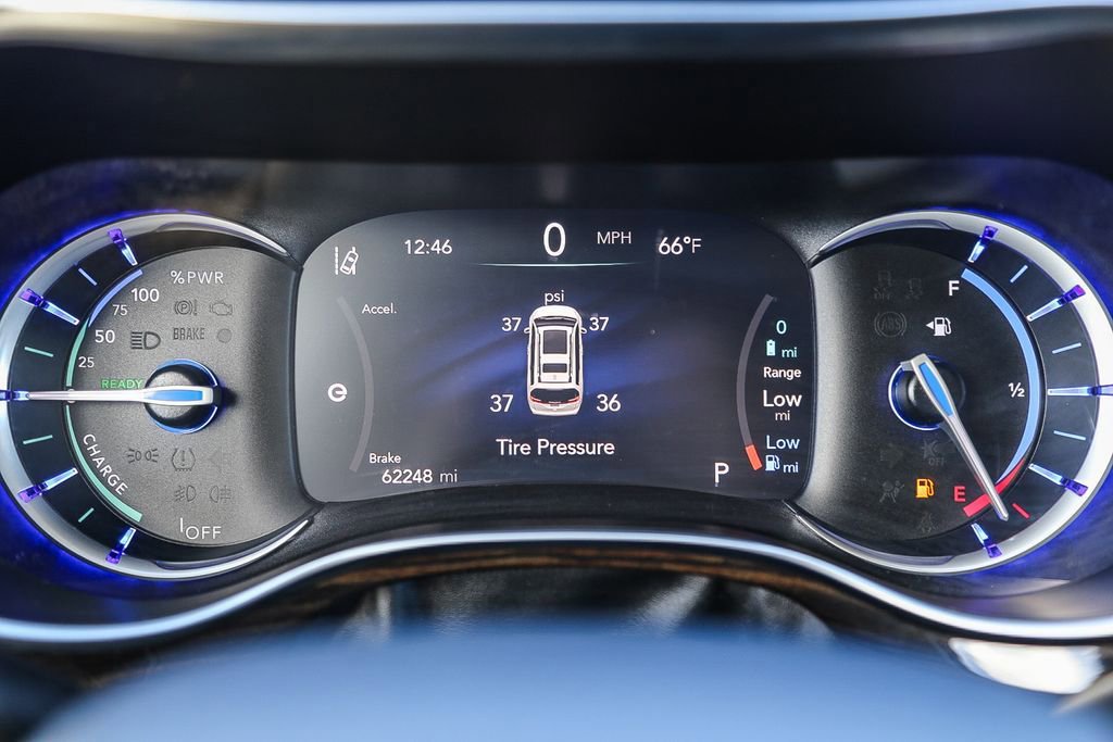 Used 2023 Chrysler Pacifica Limited image 24