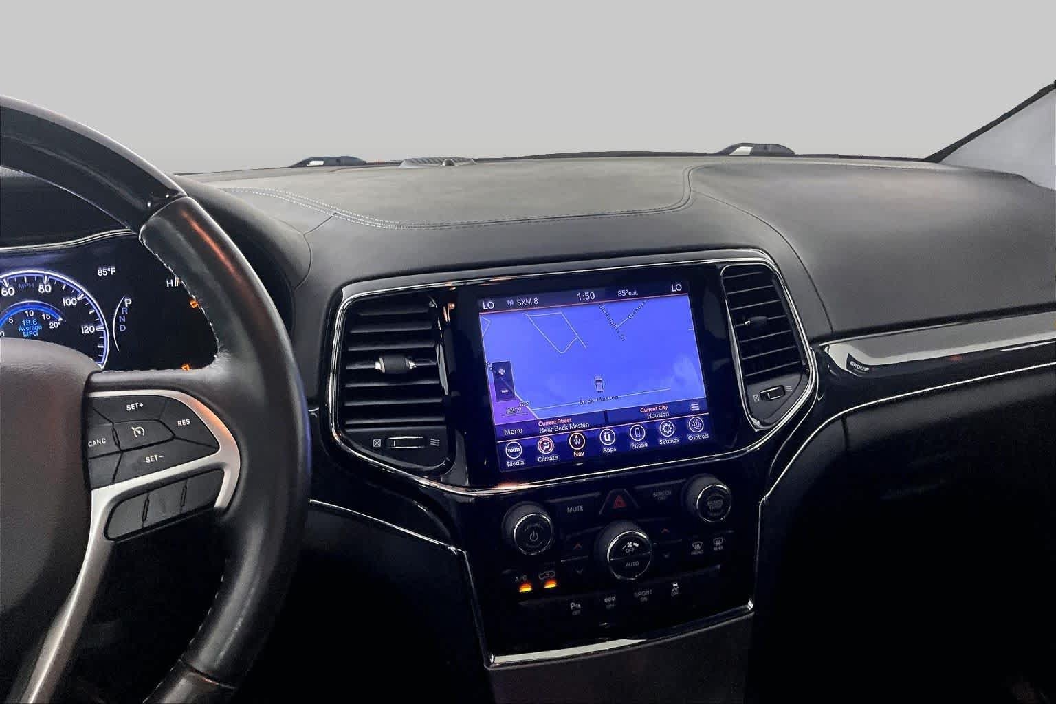 Used 2020 Jeep Grand Cherokee Overland AWD/4WD image 7