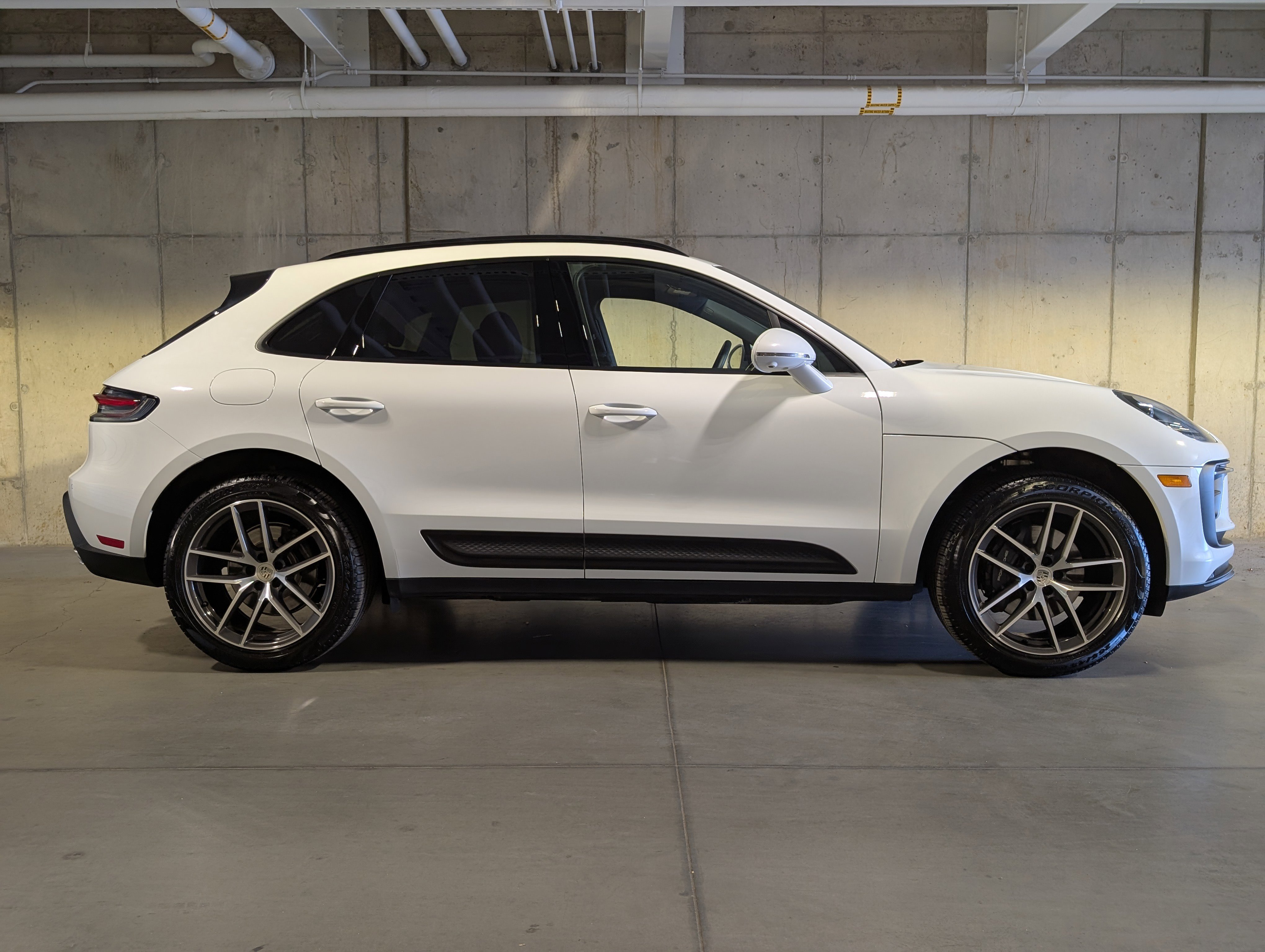 Certified 2025 Porsche Macan image 10