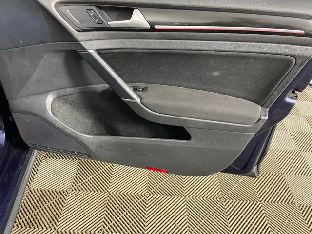 Used 2015 Volkswagen Golf 4-Door image 11