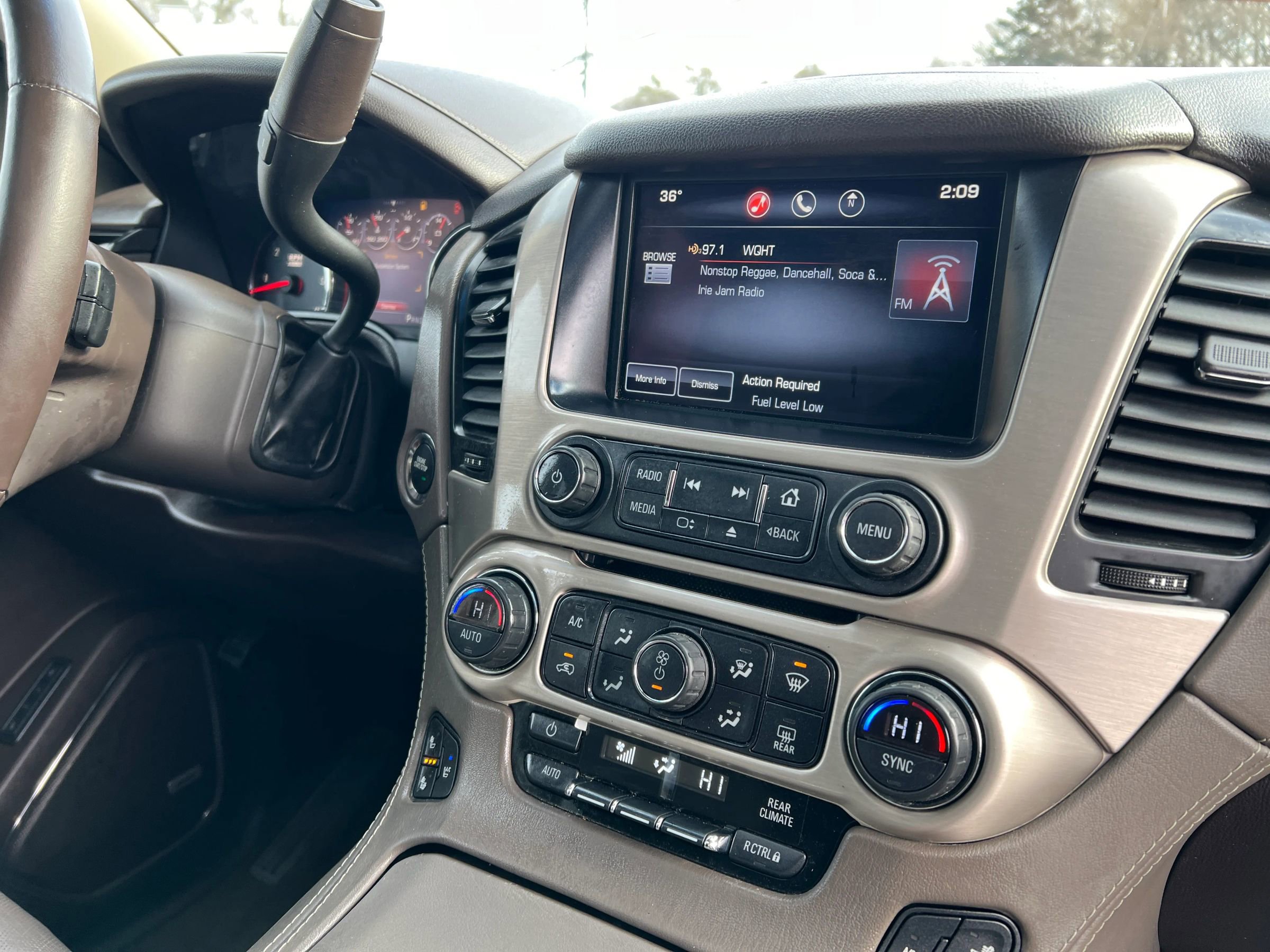 Used 2015 GMC Yukon Denali image 39