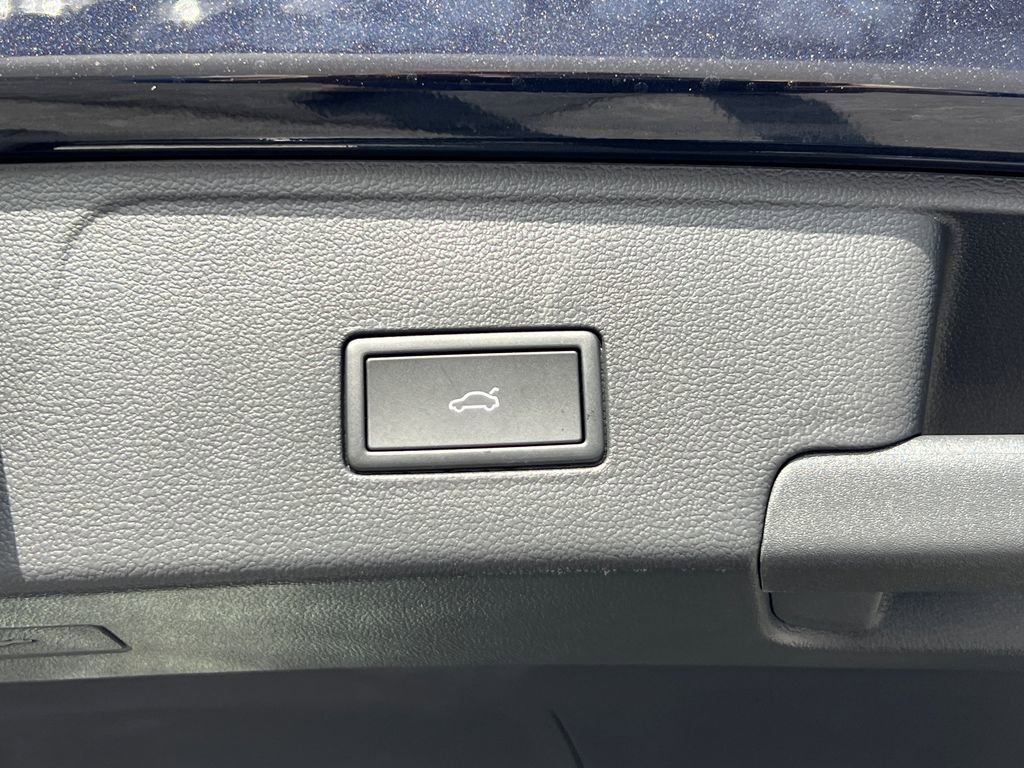 New 2026 Volkswagen Atlas Cross Sport SE image 16