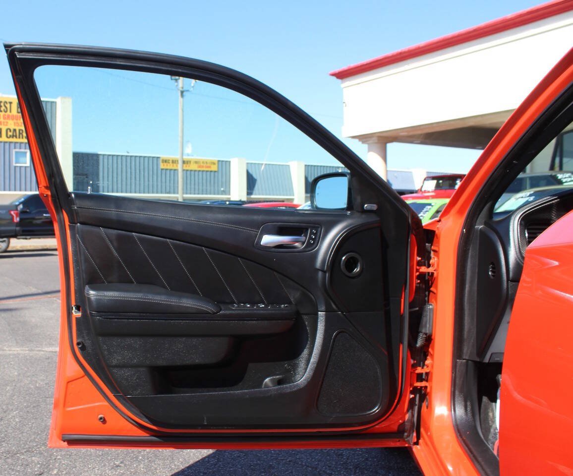 Used 2023 Dodge Charger SXT w/ Plus Group RWD image 16