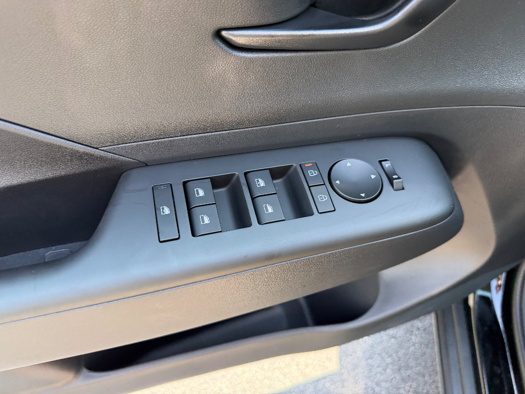 New 2027 Hyundai Kona SE FWD image 18