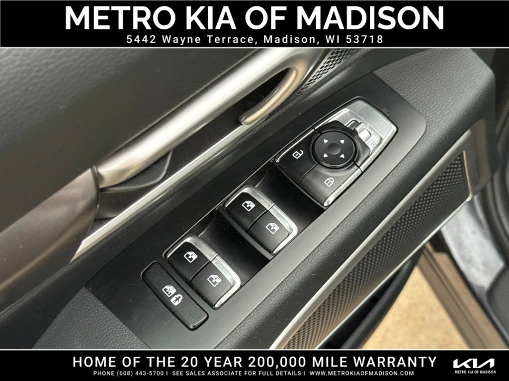 Used 2025 Kia Telluride S AWD/4WD image 12