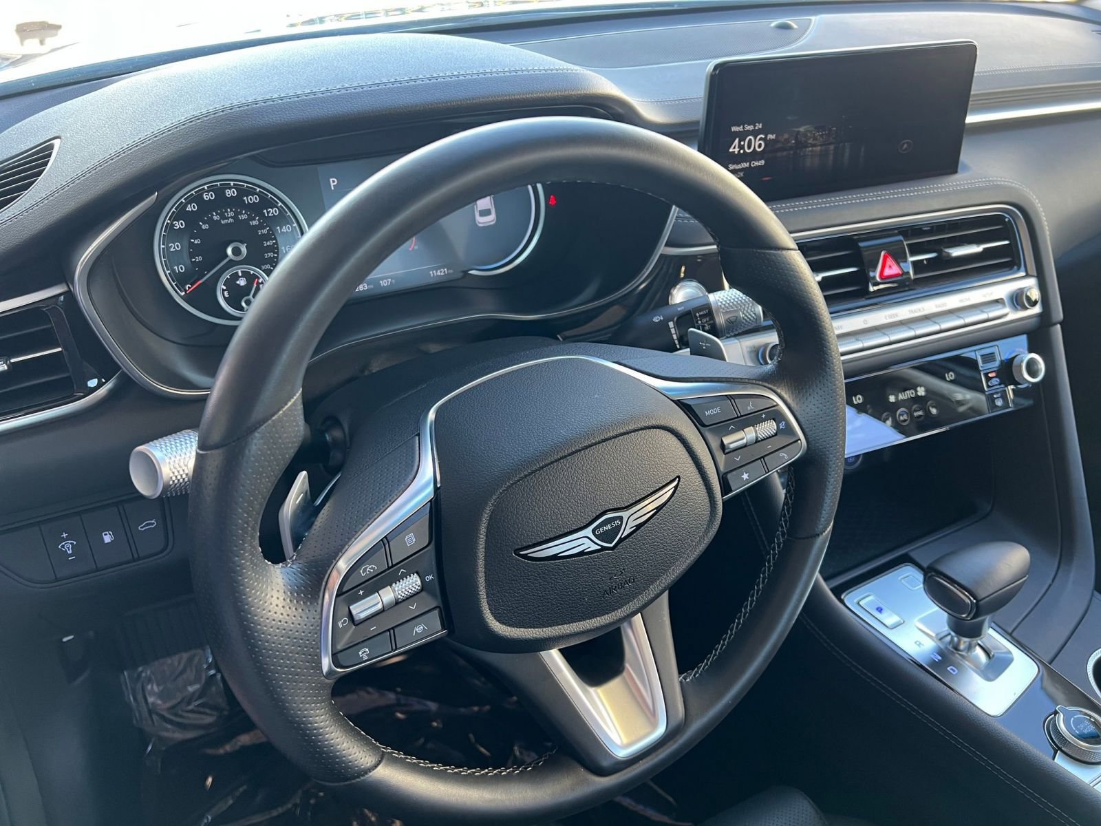 Used 2025 Genesis G70 2.5T image 28