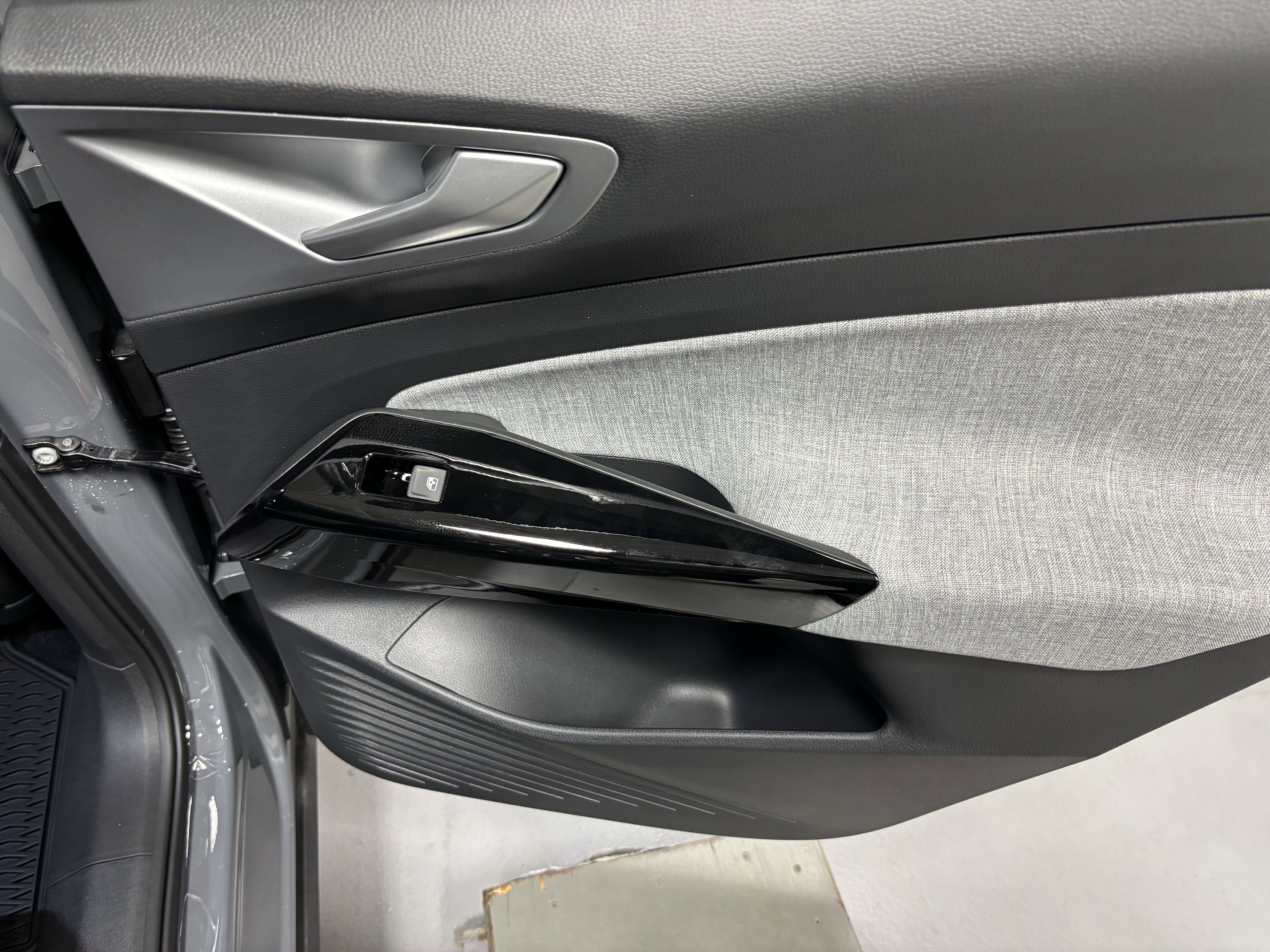 New 2025 Volkswagen ID.4 Pro image 14