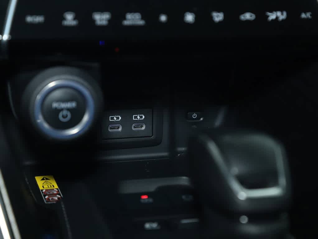 Certified 2023 Toyota Venza XLE image 27