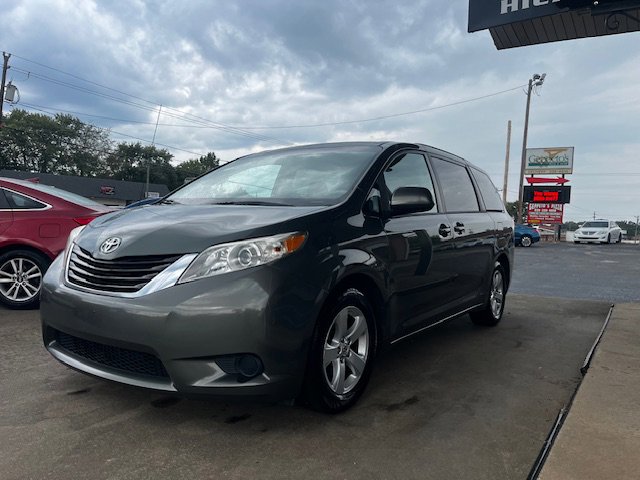 Used 2014 Toyota Sienna LE