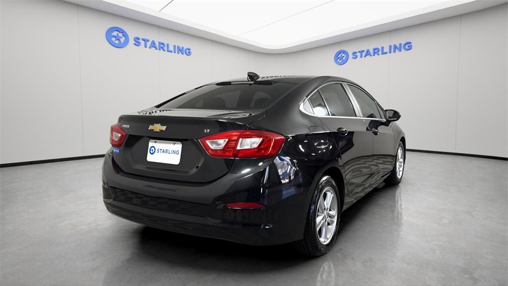 Used 2017 Chevrolet Cruze LT w/ Convenience Package image 8