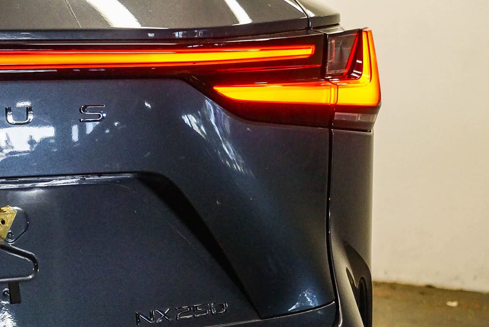 Used 2024 Lexus NX 250 FWD image 11