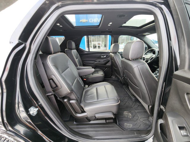 Used 2022 Chevrolet Traverse Premier w/ Redline Edition image 16