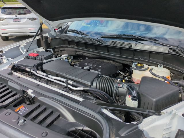 Used 2023 Chevrolet Silverado 1500 LT AWD/4WD image 25