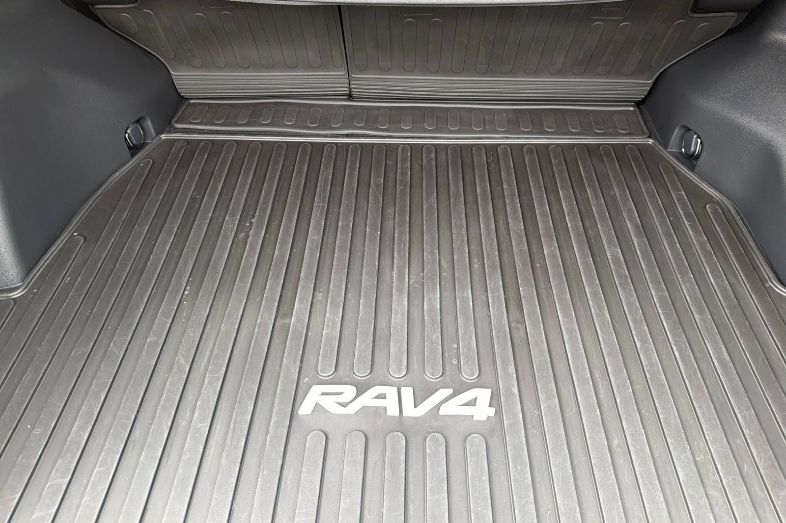 Used 2023 Toyota RAV4 SE w/ Convenience Package AWD/4WD image 19