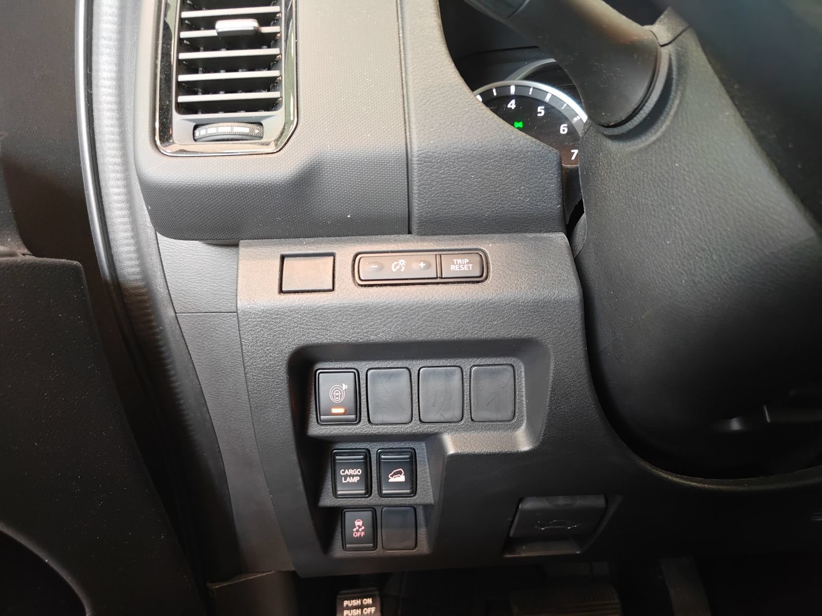 Used 2023 Nissan Frontier SV w/ Midnight Edition Package AWD/4WD image 9