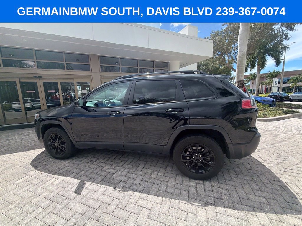 Used 2023 Jeep Cherokee Altitude Lux AWD/4WD image 5