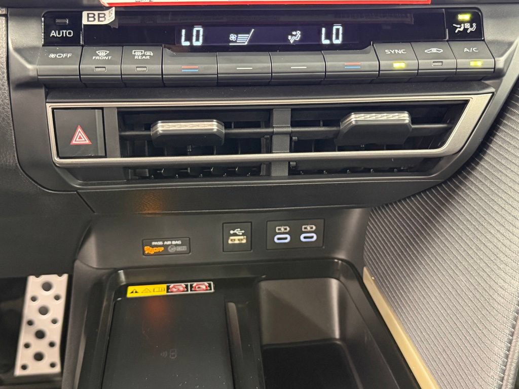 Used 2026 Toyota Camry SE FWD image 35