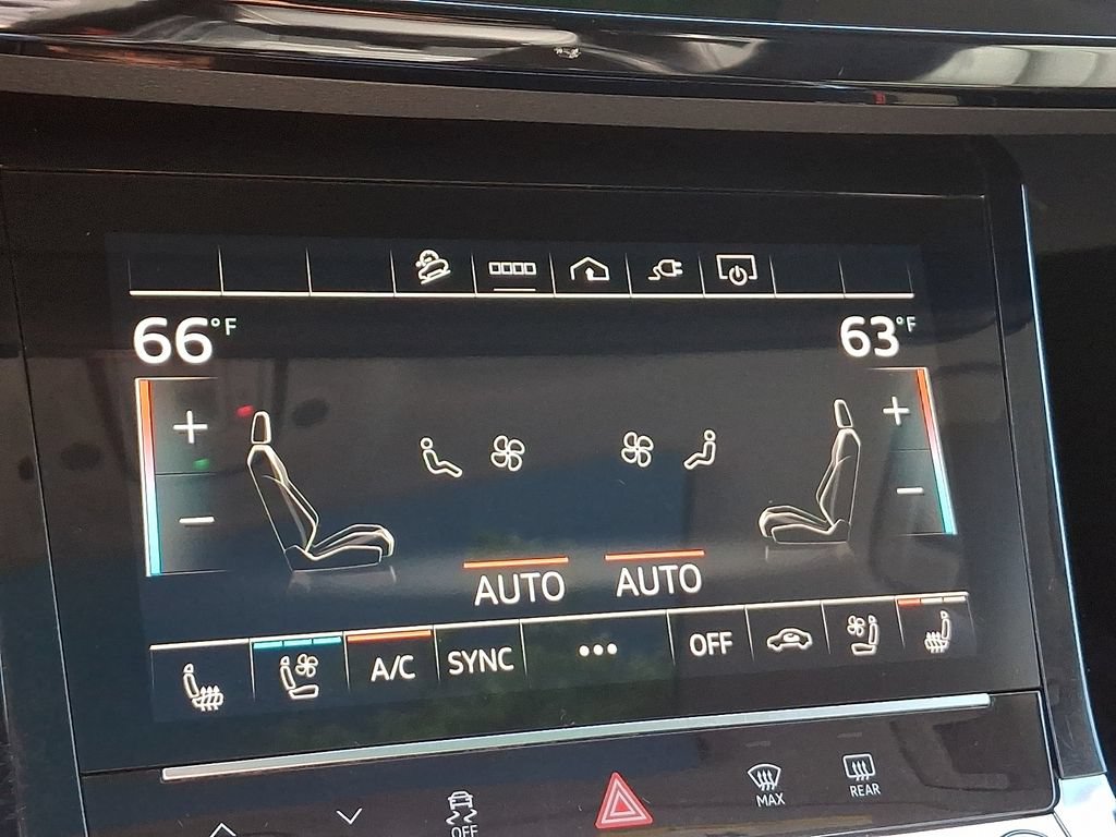 Certified 2023 Audi e-tron Premium Plus w/ Premium Plus Package AWD/4WD image 22
