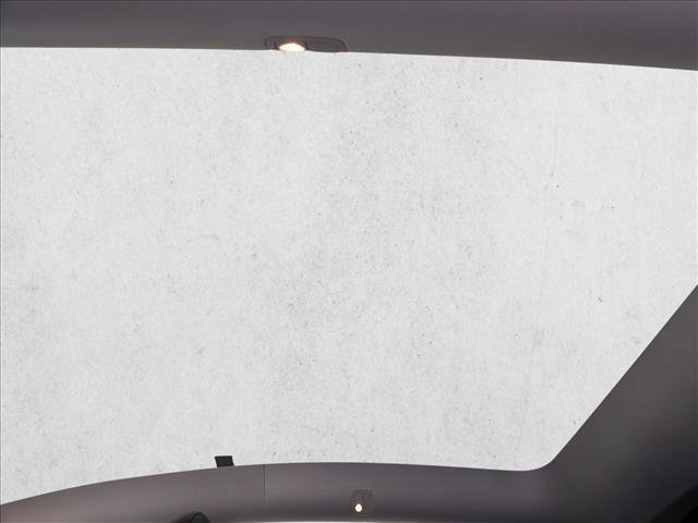 Used 2023 Tesla Model Y Performance image 21