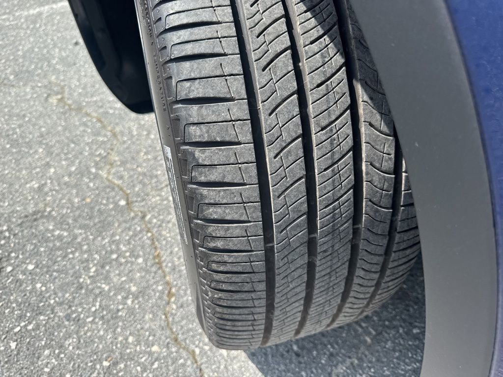 Used 2024 Tesla Model Y Long Range image 35