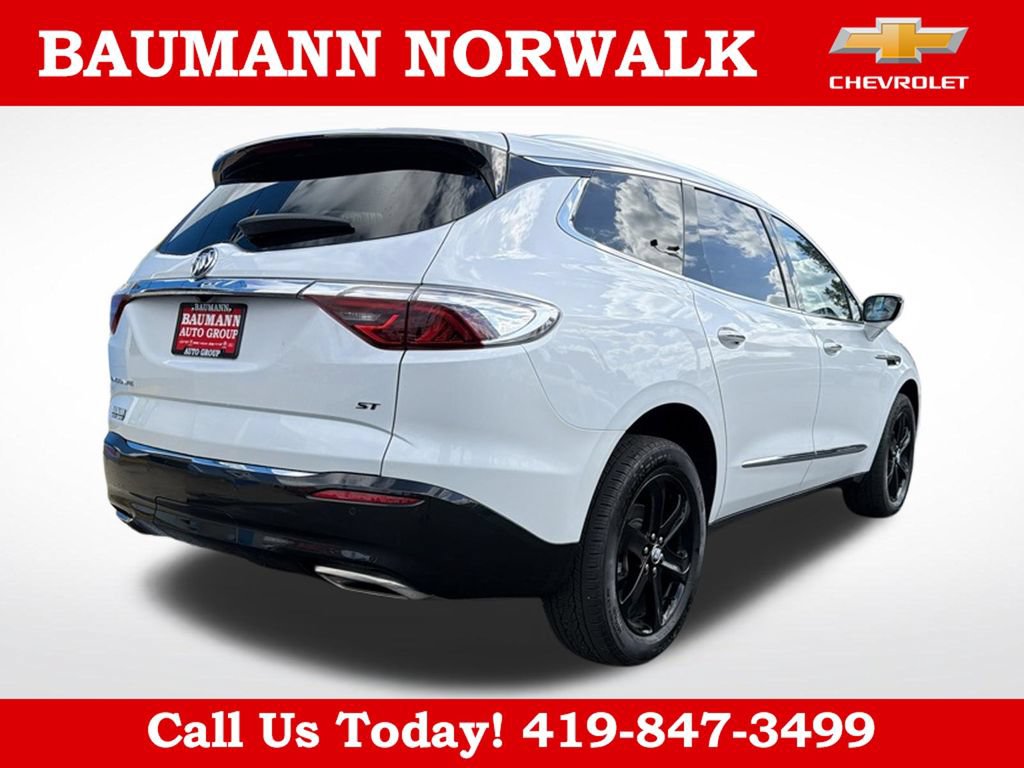 Used 2024 Buick Enclave Essence w/ Sport Touring Edition FWD image 7