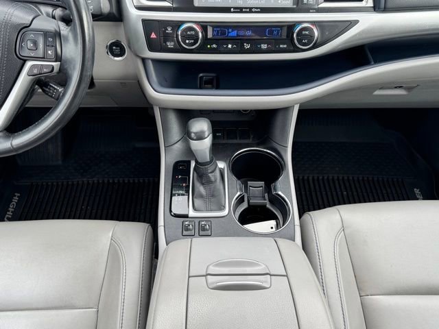 Used 2017 Toyota Highlander XLE image 20