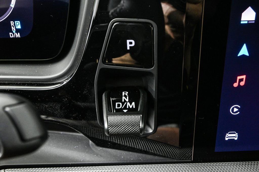 Certified 2025 Porsche Cayenne image 18